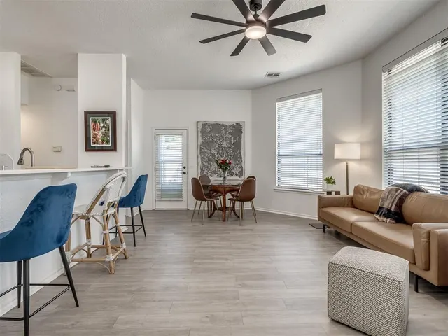Photo 2 — 3833 Ives Way, Norman, OK 73072