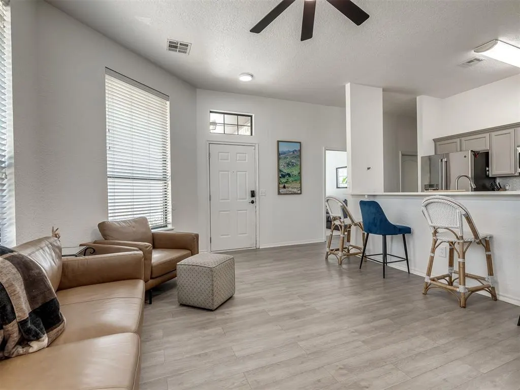 Photo 5 — 3833 Ives Way, Norman, OK 73072