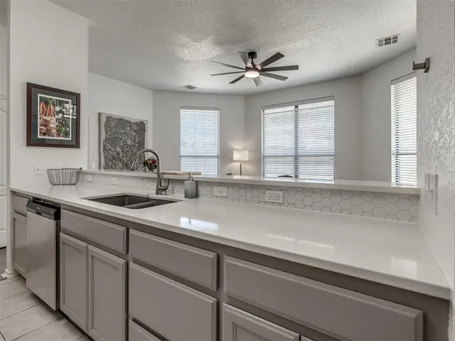 Photo 8 — 3833 Ives Way, Norman, OK 73072