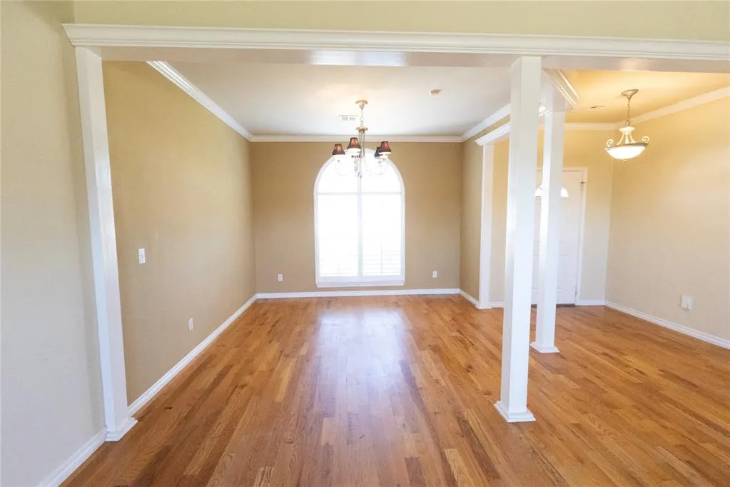 Photo 6 — 1300 Camelot Court, Shawnee, OK 74804