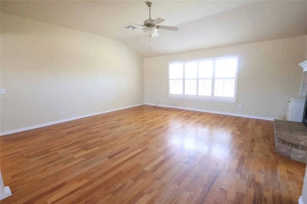 Photo 8 — 1300 Camelot Court, Shawnee, OK 74804