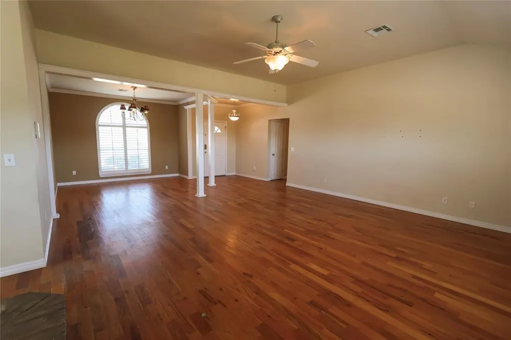 Photo 12 — 1300 Camelot Court, Shawnee, OK 74804