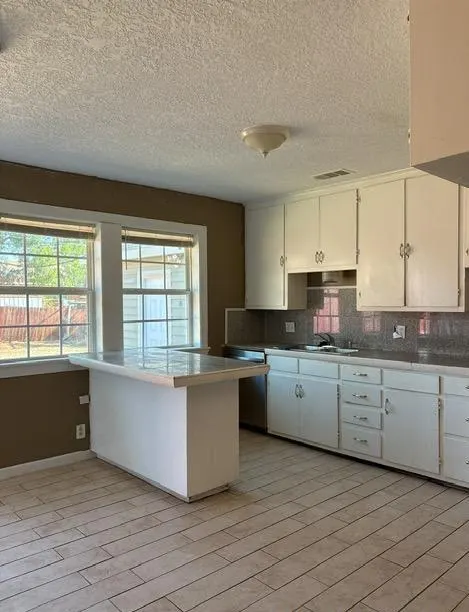 Photo 4 — 1105 Nowahy Avenue, Clinton, OK 73601