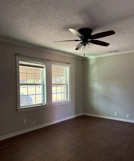 Photo 9 — 1105 Nowahy Avenue, Clinton, OK 73601