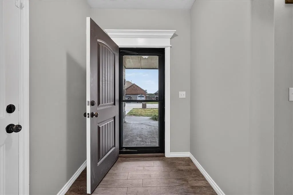 Photo 4 — 20550 Pioneer Drive, Harrah, OK 73045