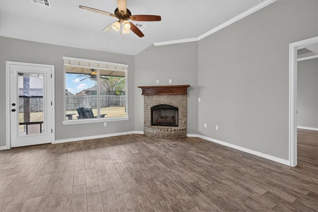 Photo 5 — 20550 Pioneer Drive, Harrah, OK 73045