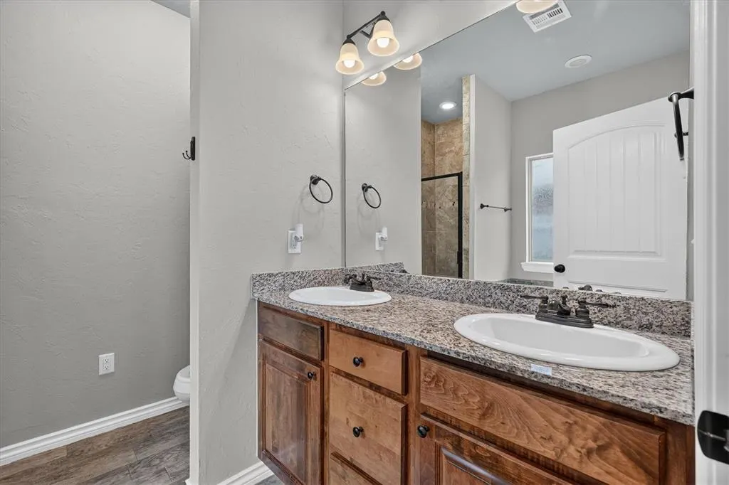 Photo 16 — 20550 Pioneer Drive, Harrah, OK 73045