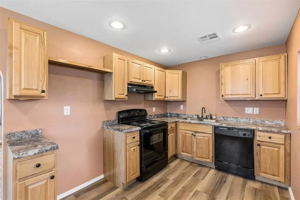 Photo 9 — 230 SE 60th Street, Oklahoma City, OK 73149