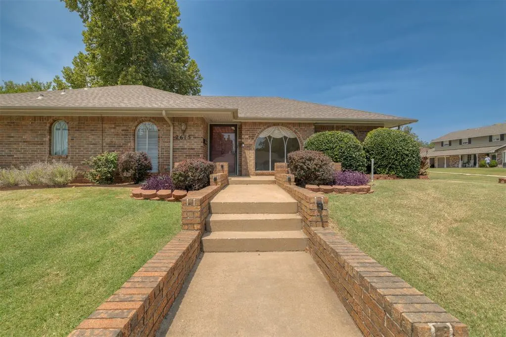 Photo 2 — 2615 NW 115th Place, Oklahoma City, OK 73120