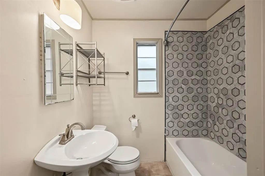Photo 13 — 4220 NW 15th Street, Oklahoma City, OK 73107