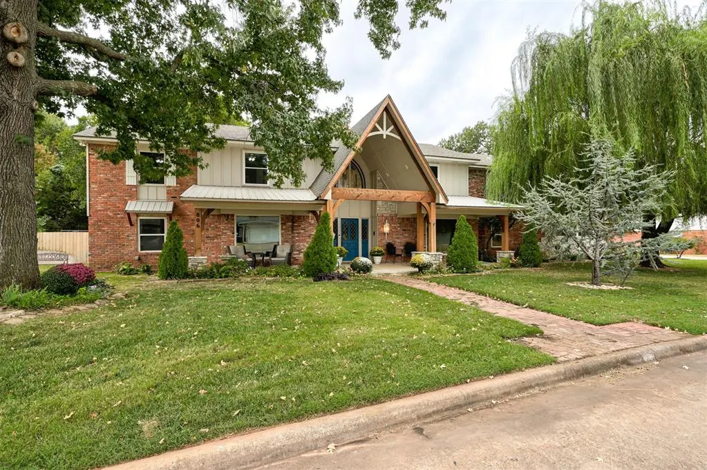 Front exterior — 806 Glenmanor Drive, Midwest City, OK 73110