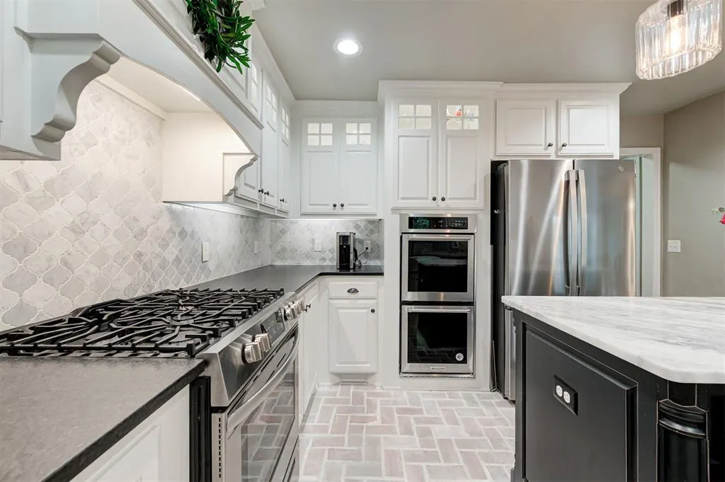 Photo 10 — 806 Glenmanor Drive, Midwest City, OK 73110