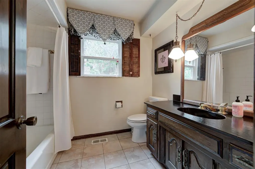 Photo 23 — 806 Glenmanor Drive, Midwest City, OK 73110