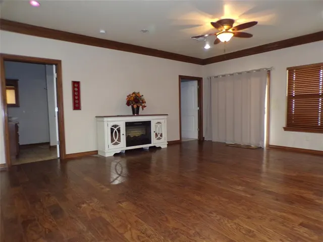 Photo 8 — 133 W 6th Street, Hydro, OK 73048