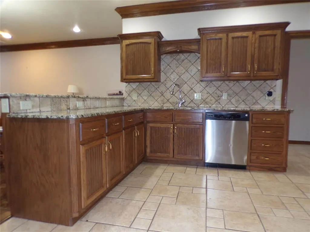 Photo 15 — 133 W 6th Street, Hydro, OK 73048