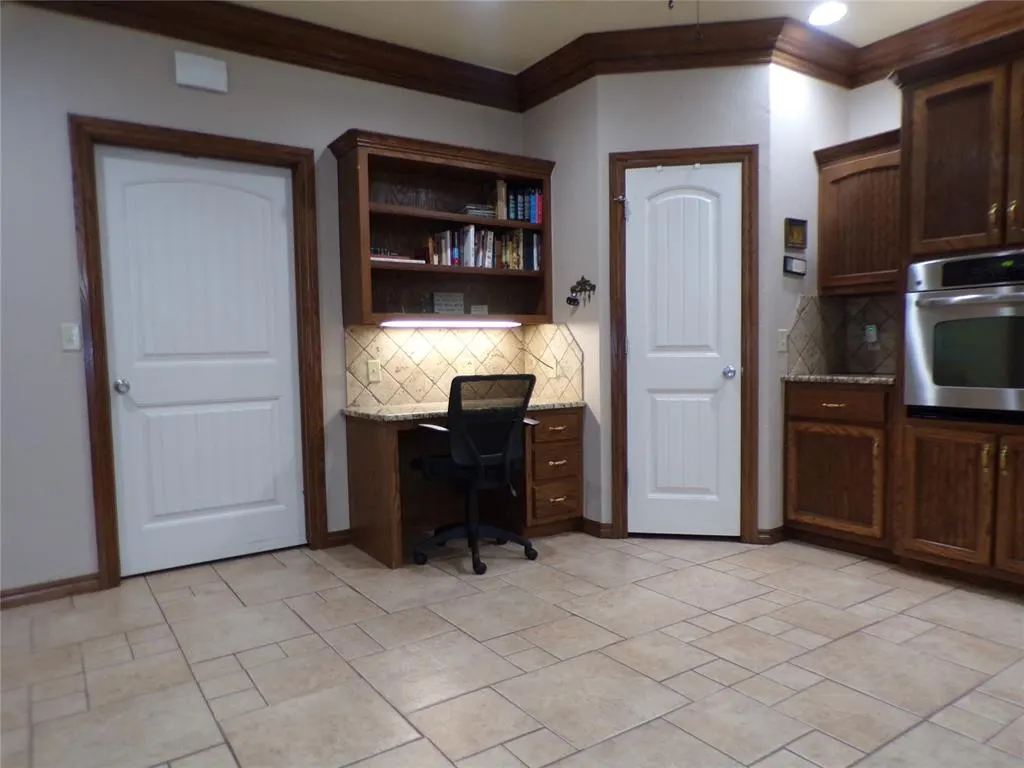 Photo 16 — 133 W 6th Street, Hydro, OK 73048