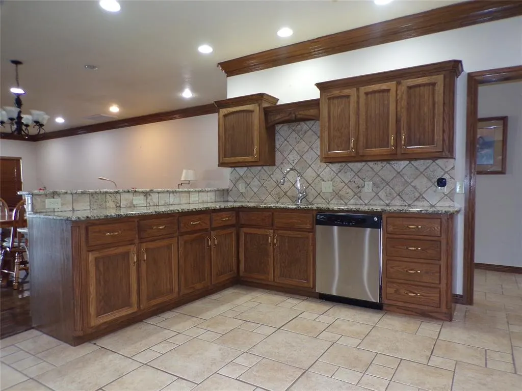 Photo 25 — 133 W 6th Street, Hydro, OK 73048