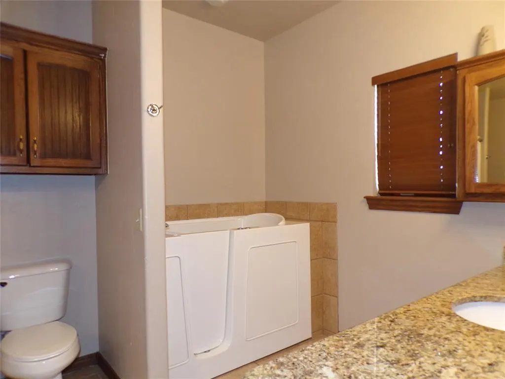 Photo 28 — 133 W 6th Street, Hydro, OK 73048