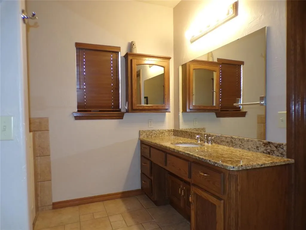 Photo 29 — 133 W 6th Street, Hydro, OK 73048