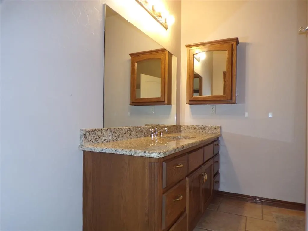 Photo 32 — 133 W 6th Street, Hydro, OK 73048