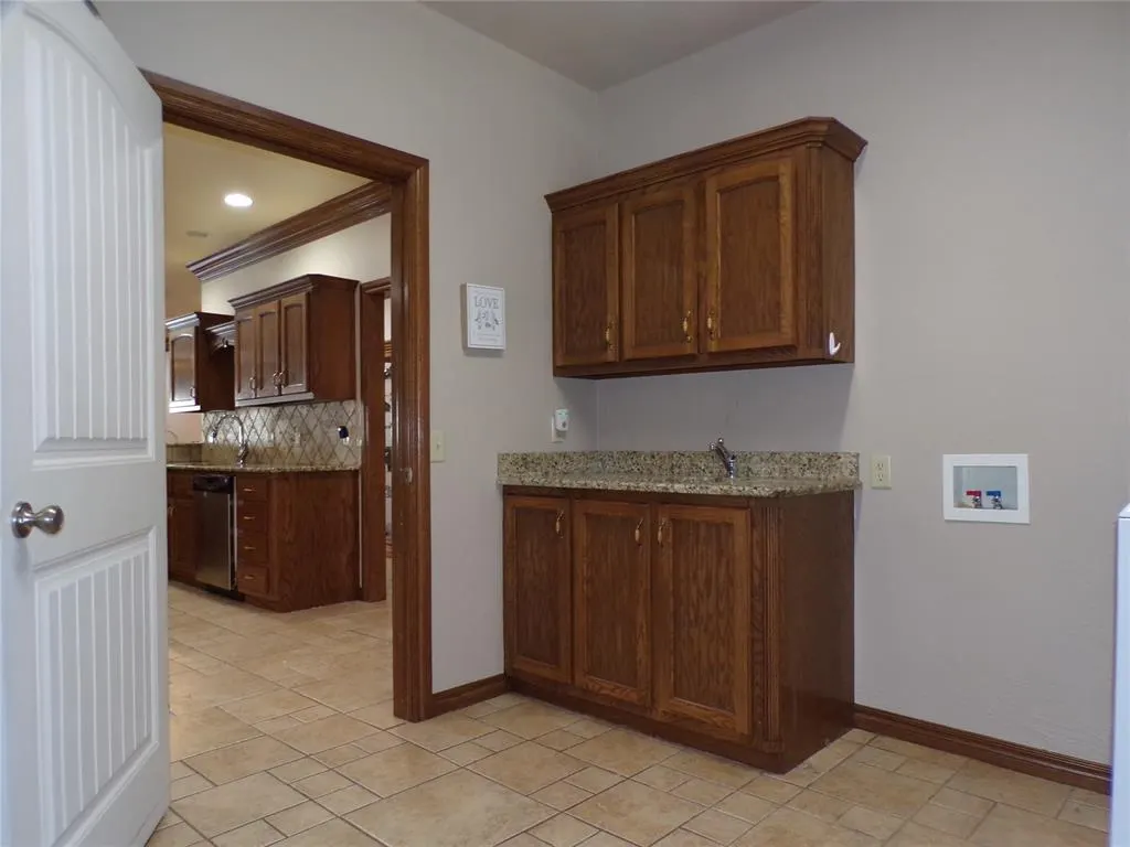 Photo 36 — 133 W 6th Street, Hydro, OK 73048