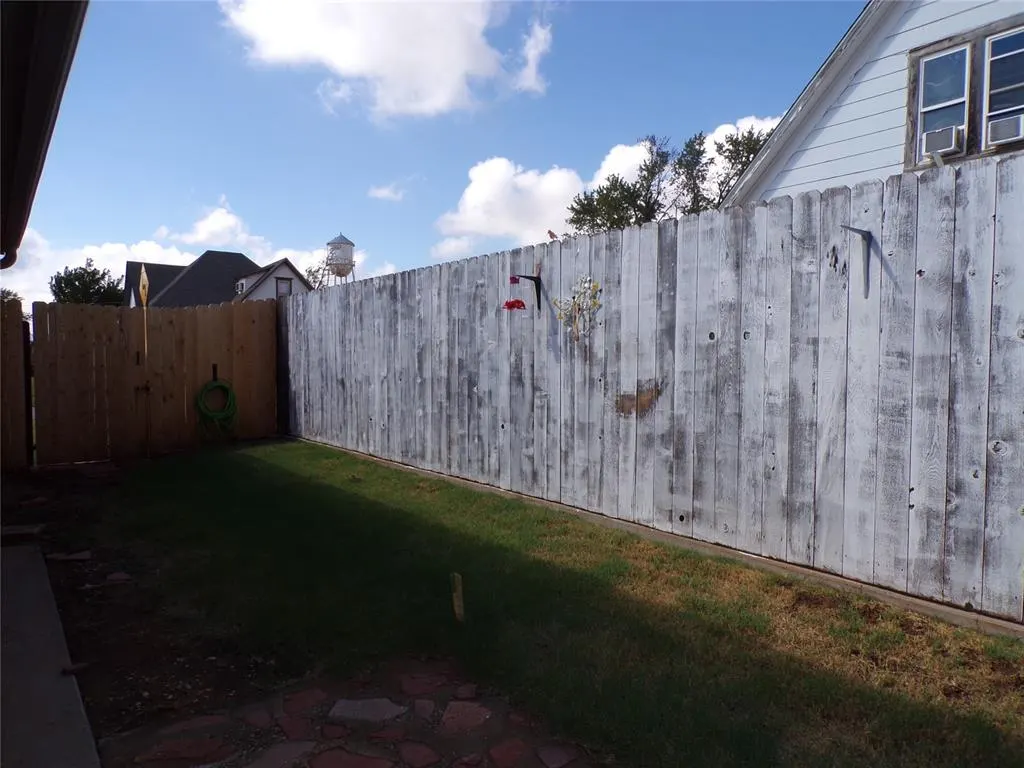 Photo 42 — 133 W 6th Street, Hydro, OK 73048