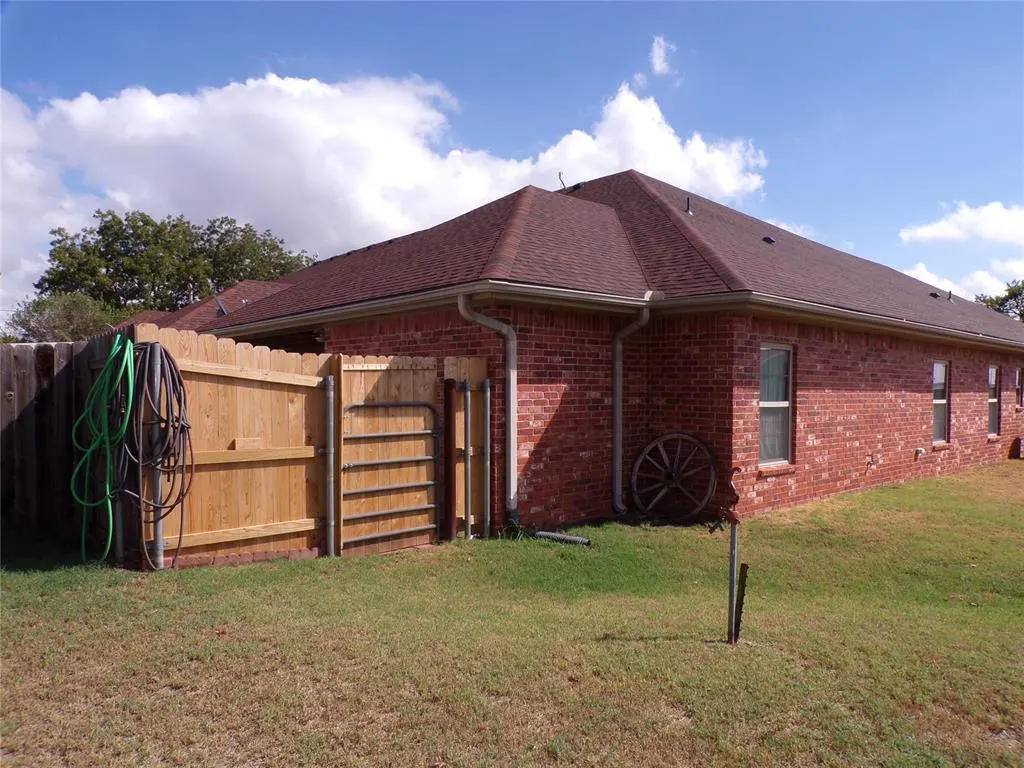 Photo 43 — 133 W 6th Street, Hydro, OK 73048