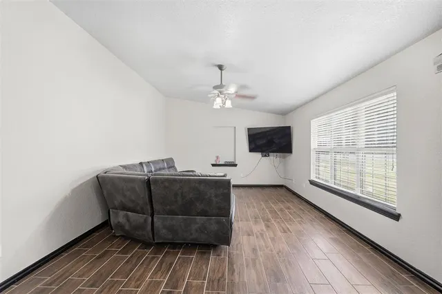 Photo 4 — 802 S Clayton Avenue, Wynnewood, OK 73098