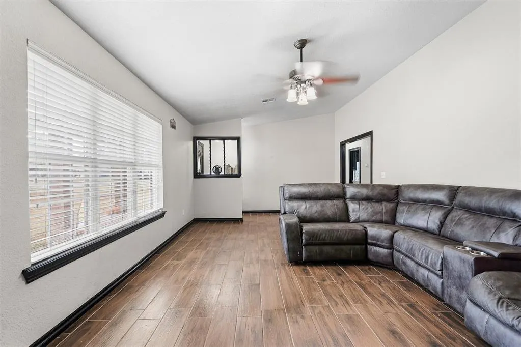 Photo 8 — 802 S Clayton Avenue, Wynnewood, OK 73098