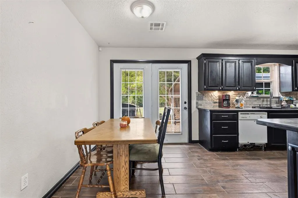Photo 9 — 802 S Clayton Avenue, Wynnewood, OK 73098