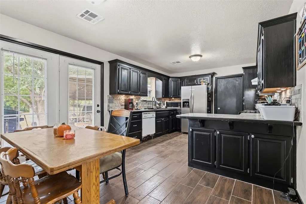 Photo 10 — 802 S Clayton Avenue, Wynnewood, OK 73098