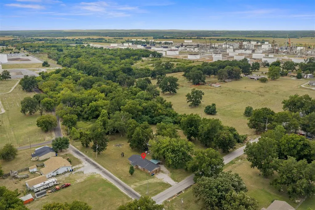Photo 40 — 802 S Clayton Avenue, Wynnewood, OK 73098