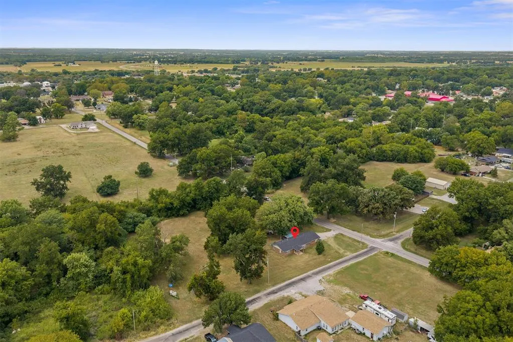 Photo 41 — 802 S Clayton Avenue, Wynnewood, OK 73098
