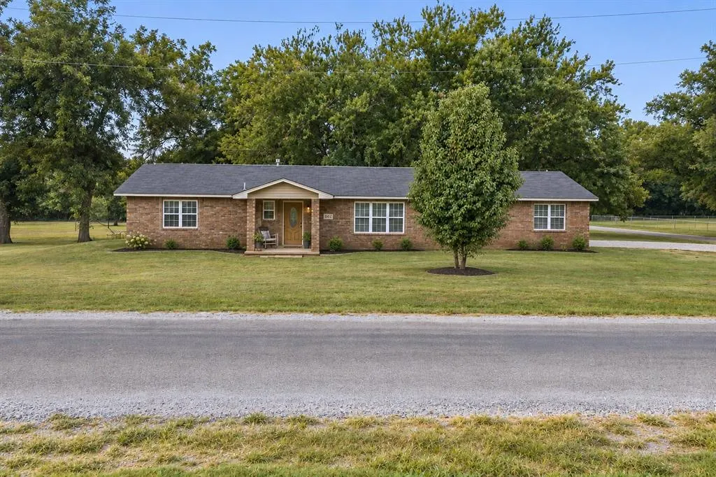 Front exterior — 802 S Clayton Avenue, Wynnewood, OK 73098