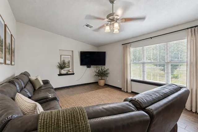 Photo 6 — 802 S Clayton Avenue, Wynnewood, OK 73098