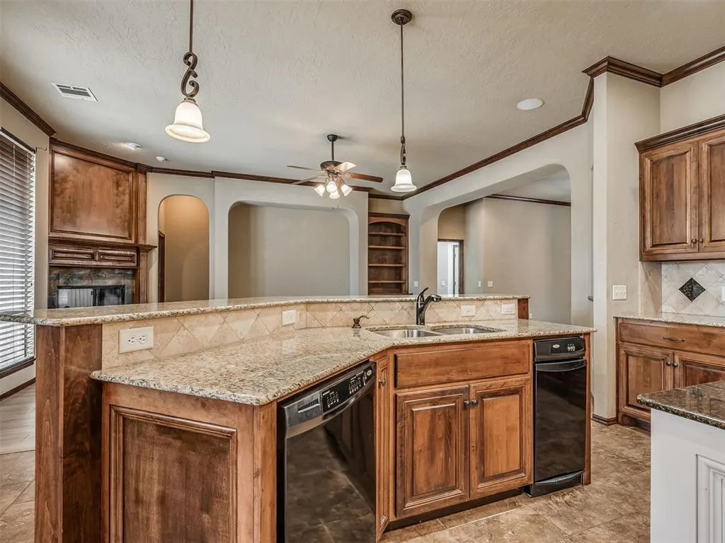 Photo 13 — 2704 SW 96th Circle, Oklahoma City, OK 73159