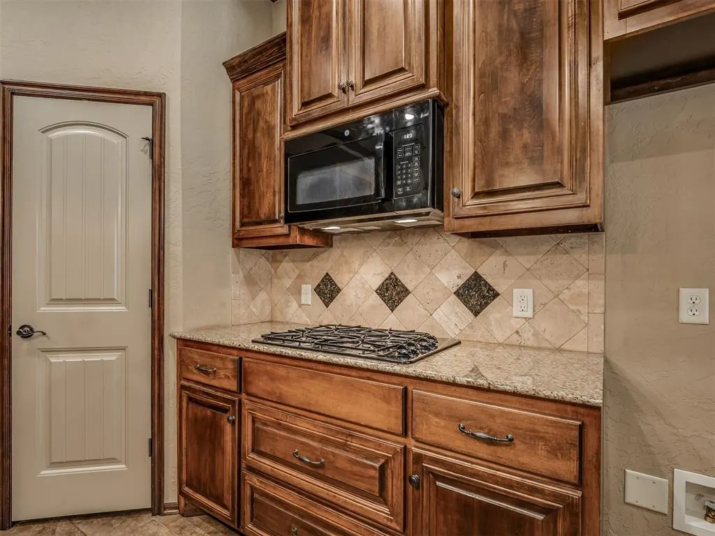 Photo 15 — 2704 SW 96th Circle, Oklahoma City, OK 73159