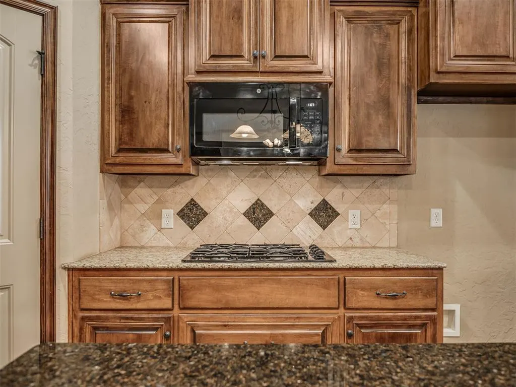 Photo 21 — 2704 SW 96th Circle, Oklahoma City, OK 73159
