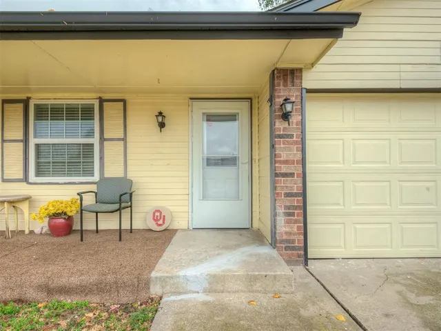 Photo 5 — 16 Pentree Drive, Oklahoma City, OK 73149