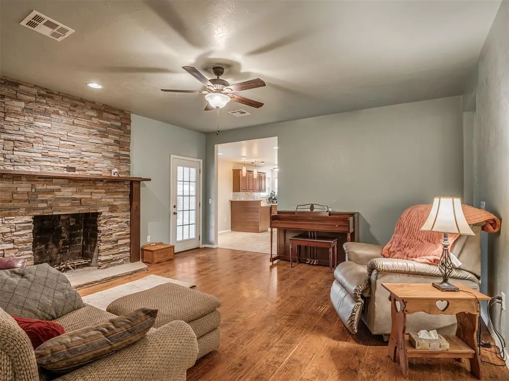 Photo 7 — 16 Pentree Drive, Oklahoma City, OK 73149