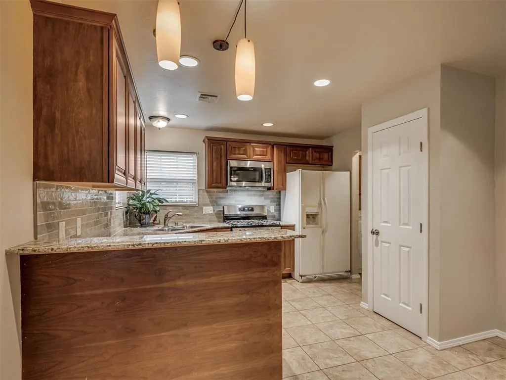 Photo 13 — 16 Pentree Drive, Oklahoma City, OK 73149