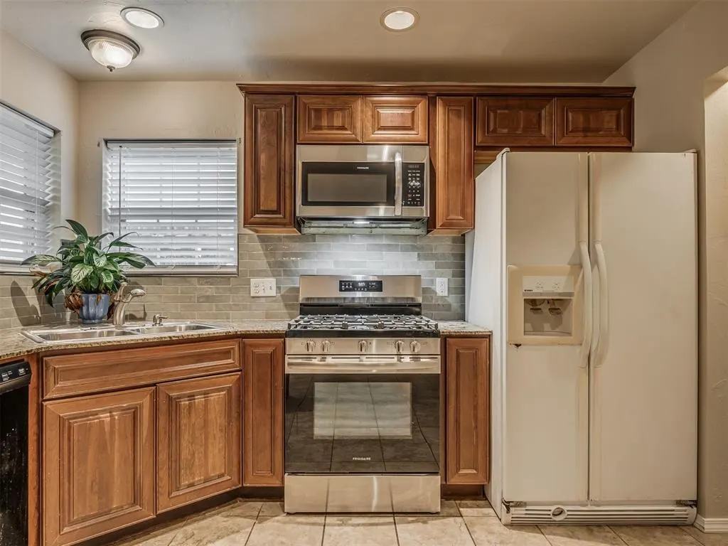 Photo 15 — 16 Pentree Drive, Oklahoma City, OK 73149