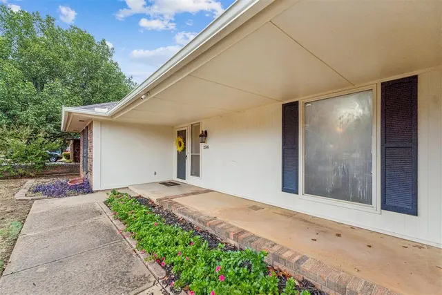 Photo 3 — 2516 Brookdale Avenue, Edmond, OK 73034