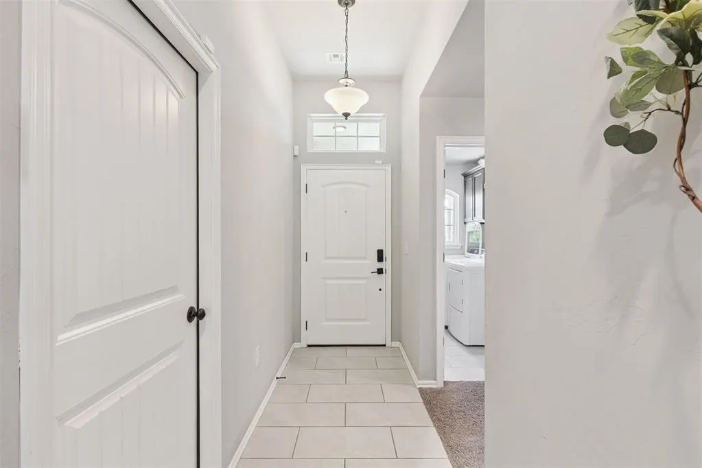 Photo 2 — 11401 SW 8th Circle, Yukon, OK 73099