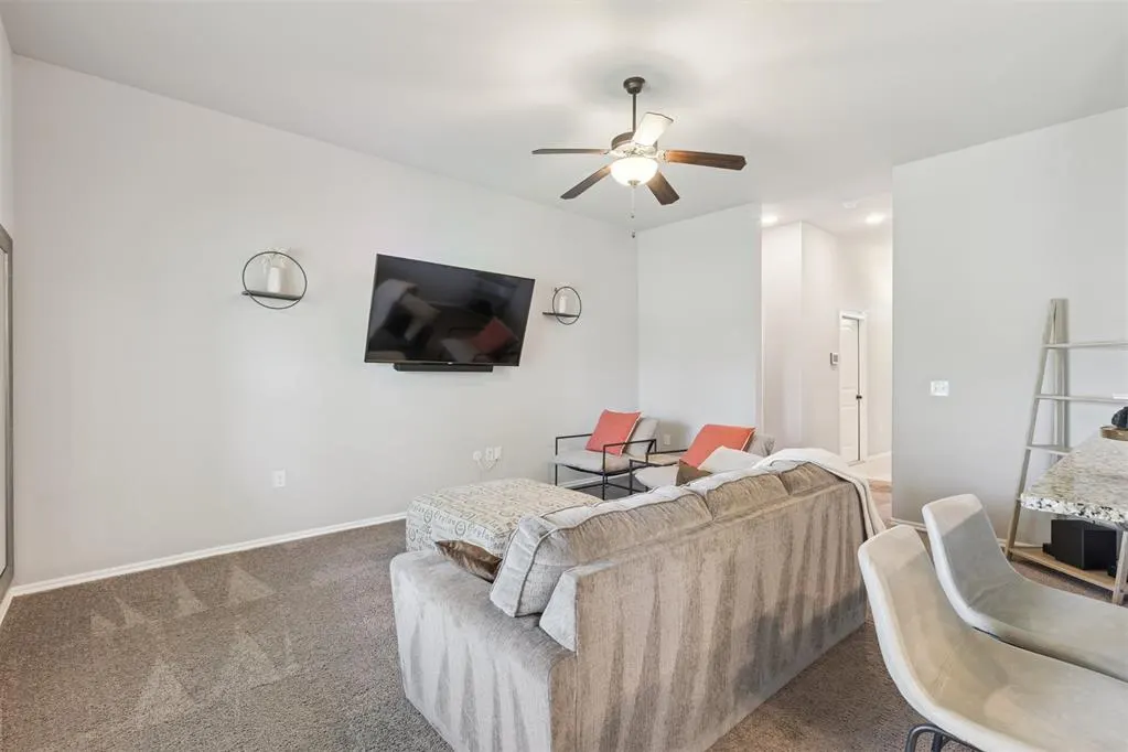 Photo 4 — 11401 SW 8th Circle, Yukon, OK 73099