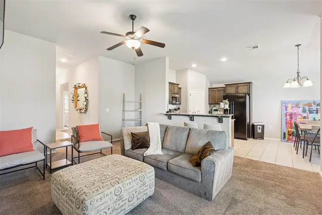Photo 5 — 11401 SW 8th Circle, Yukon, OK 73099
