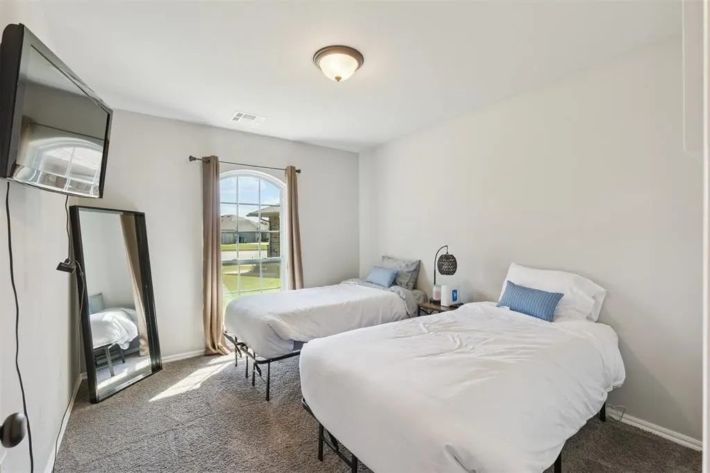 Photo 13 — 11401 SW 8th Circle, Yukon, OK 73099