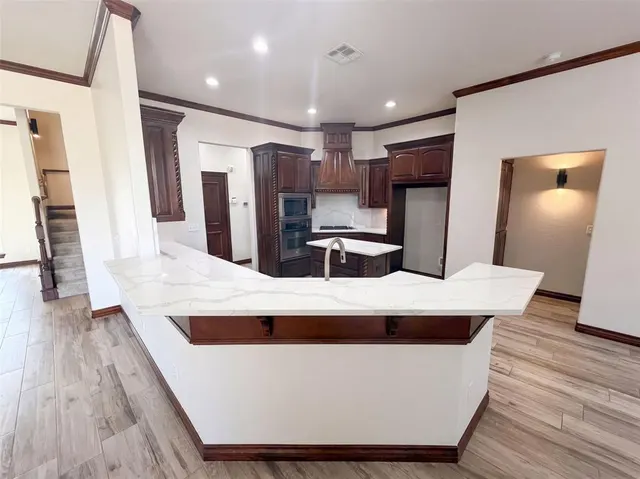 Photo 2 — 1017 W Camellia Way, Mustang, OK 73064