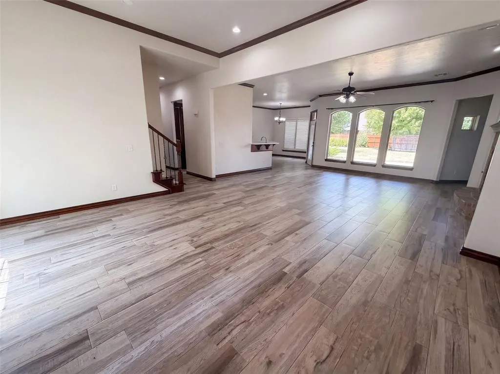 Photo 3 — 1017 W Camellia Way, Mustang, OK 73064