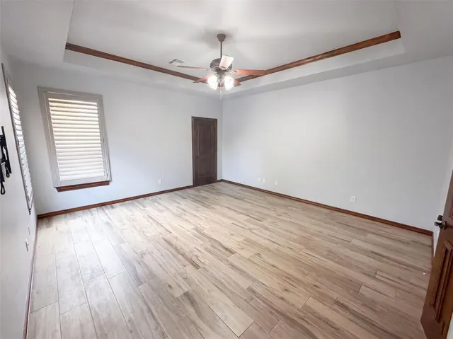 Photo 4 — 1017 W Camellia Way, Mustang, OK 73064